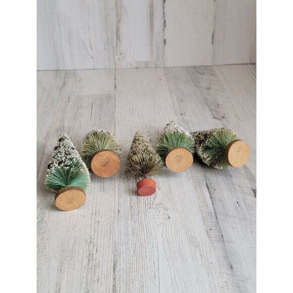 Mini frosted beaded Pine Tree Village accessories set - Picture 8 of 8